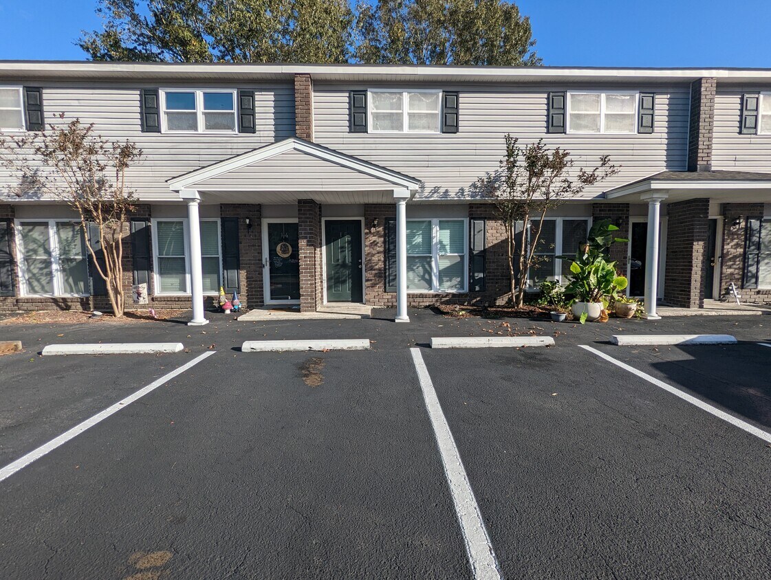 Primary Photo - 1713 Boone Hall Dr