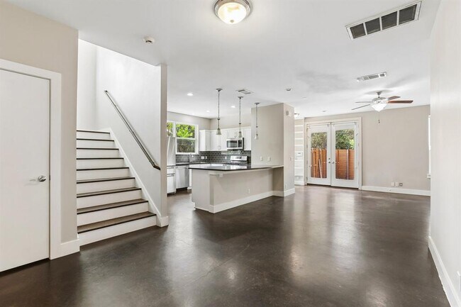 Foto del edificio - 3500 Robinson Ave