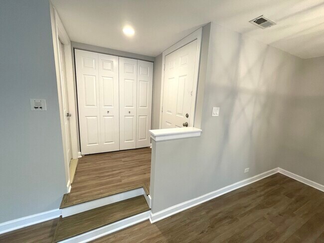 Foto del edificio - 1231 N Streamwood Ln