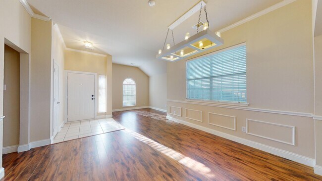 Foto del edificio - 7601 Maplewood Dr