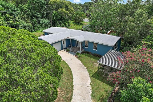 Building Photo - 895 Lake Nettie Dr