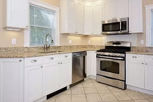 Building Photo - 35 Saint Clements Rd