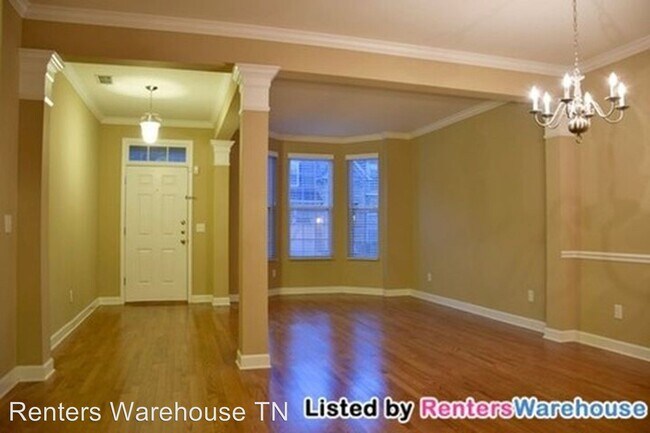 Building Photo - 2044 Traemoor Village Dr