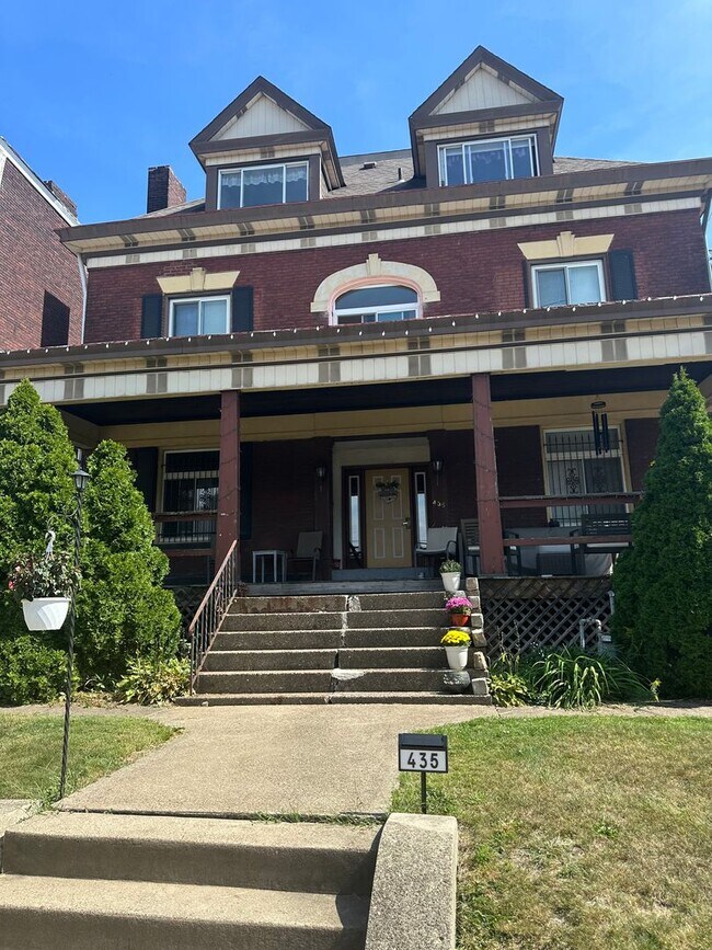 Foto del edificio - 435 S Pacific Ave