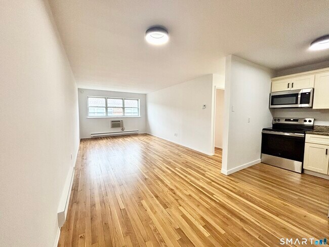 Foto del edificio - 637 Cove Rd