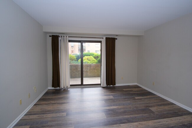 Livingroom view to patio - 897 Cold Spring Rd