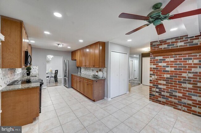 Foto del edificio - 4309 Selkirk Dr