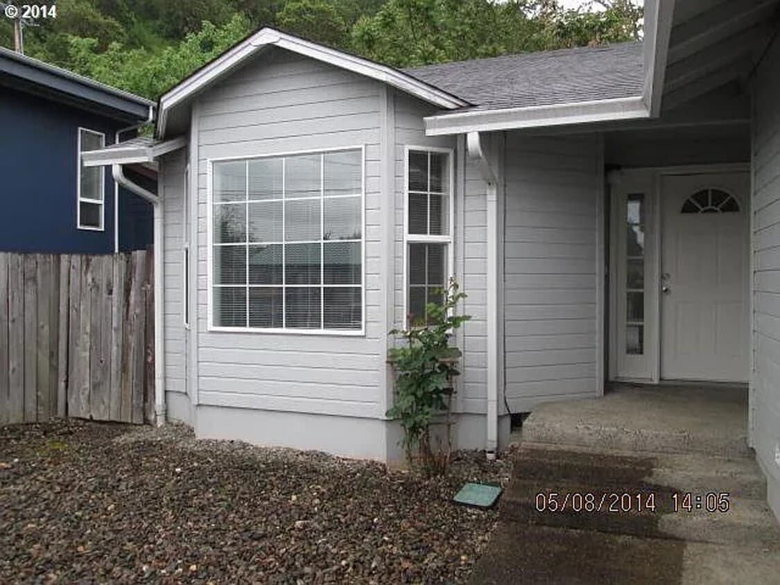 Primary Photo - DA-0000 | W. Brown Duplex, LLC.