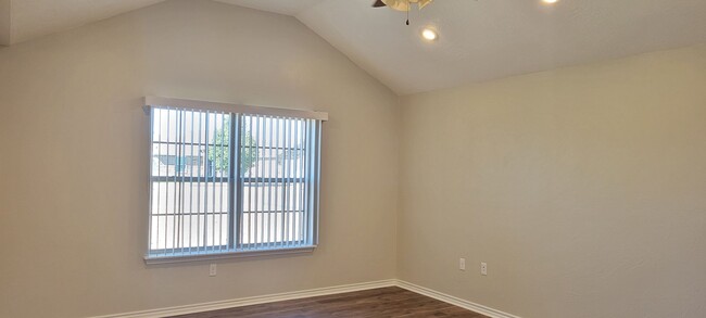 Building Photo - GREAT HOME IN NORTHEAST CLOVIS