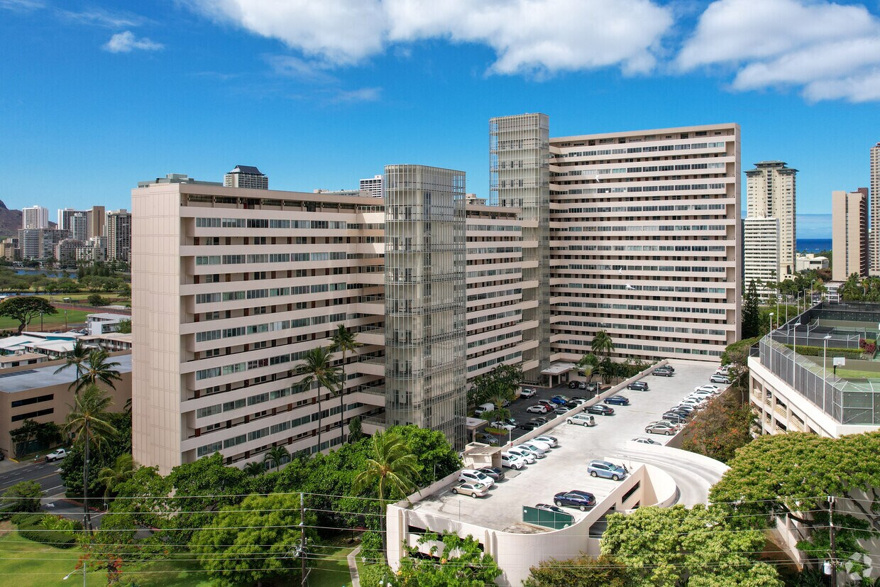 Ala Wai Plaza Apartments in Honolulu, HI