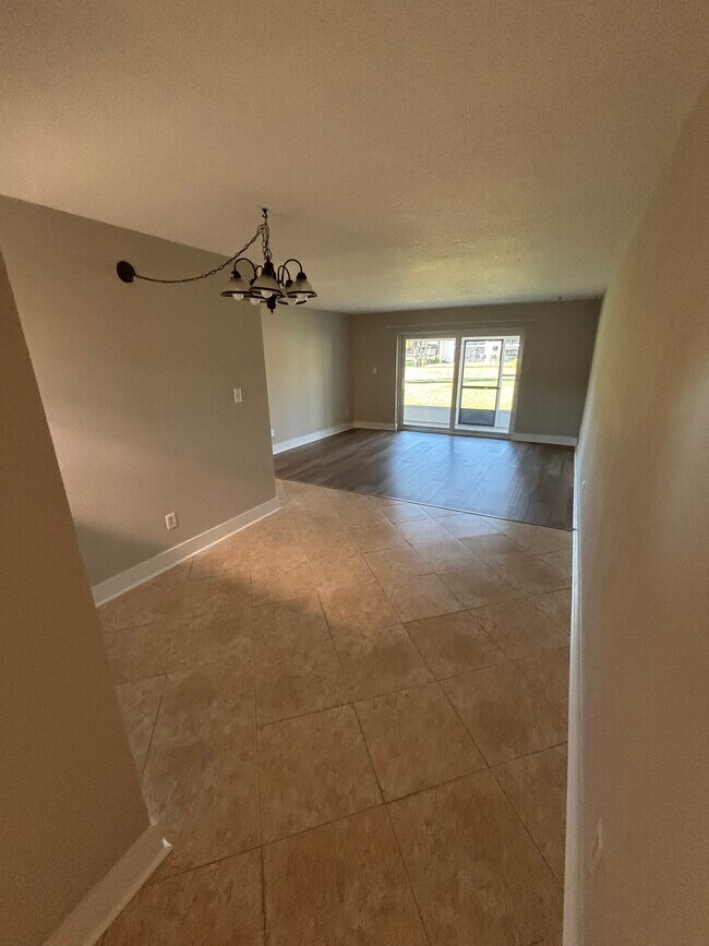 Foto del edificio - 4956 Harbor Villa Ln
