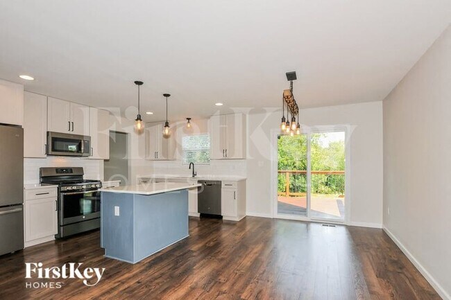 Foto del edificio - 1684 Woods Mill Dr