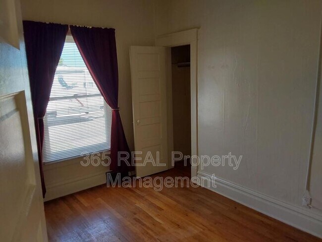 Building Photo - 307 1st Street