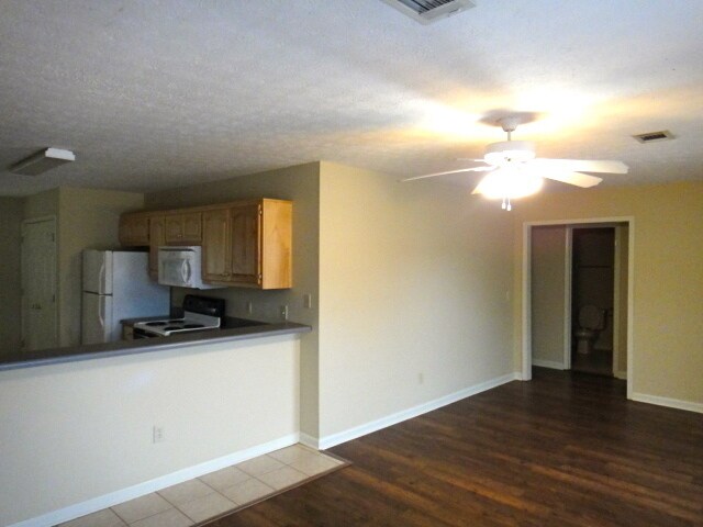 Foto del edificio - Longview Cottages - Available Soon!