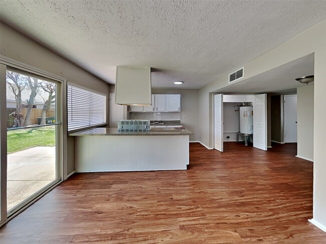 Building Photo - 6646 Loch Langham Dr