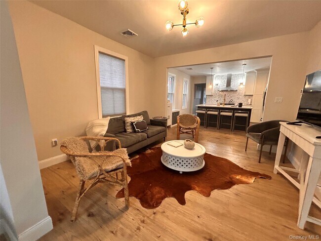 Foto del edificio - 549 Piermont Ave