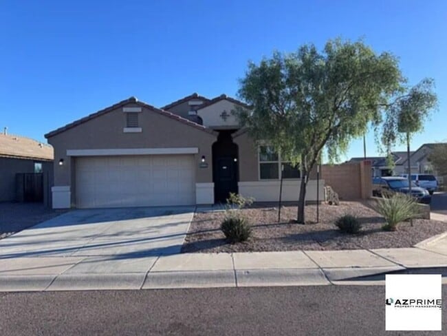 Building Photo - Amazing 4 bedroom, 2 bathroom house in Mil...