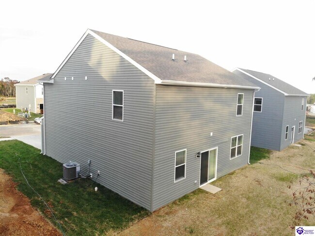 Building Photo - 220 Miles Pass