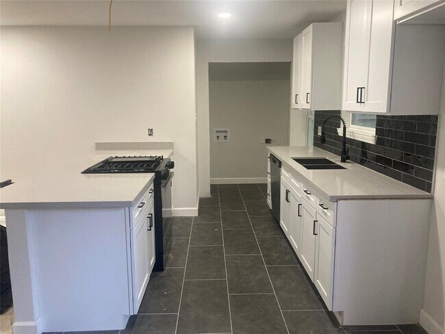 Foto del edificio - 6342 Granite St