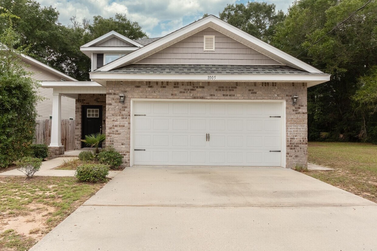 Foto principal - Easy access to interstate, shopping & down...