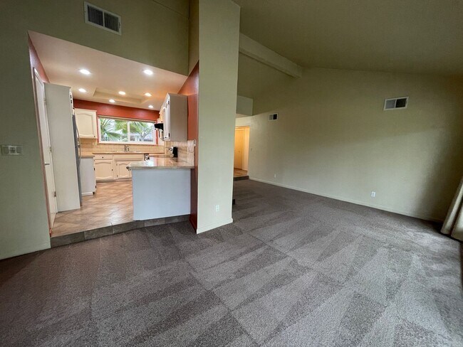 Building Photo - 1113 Sonoma Ave