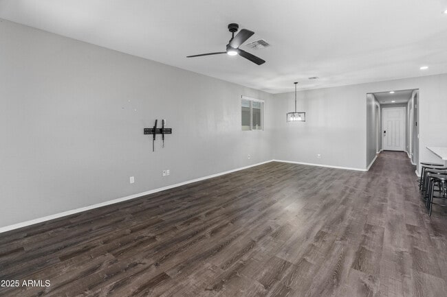 Foto del edificio - 17831 W Jessie Ln