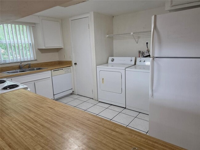 Foto del edificio - 9910 Turf Way