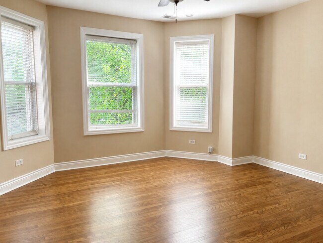 Foto del edificio - 3902 W Belden Ave