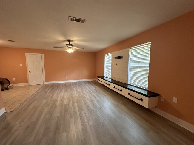 Foto del edificio - 1622 Espoir Dr