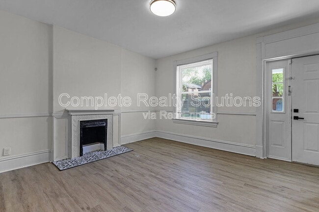 Building Photo - 3011 Miami St