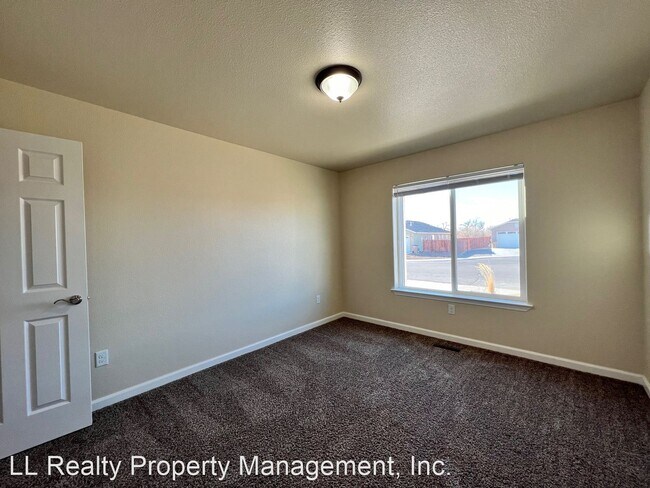 Building Photo - 3 br, 2 bath House - 1410 Onda Verde Drive