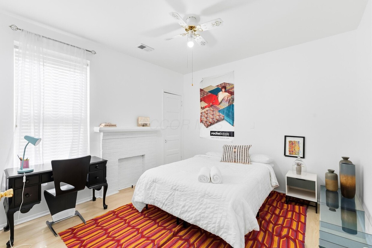 Primary Photo - 854 N High St