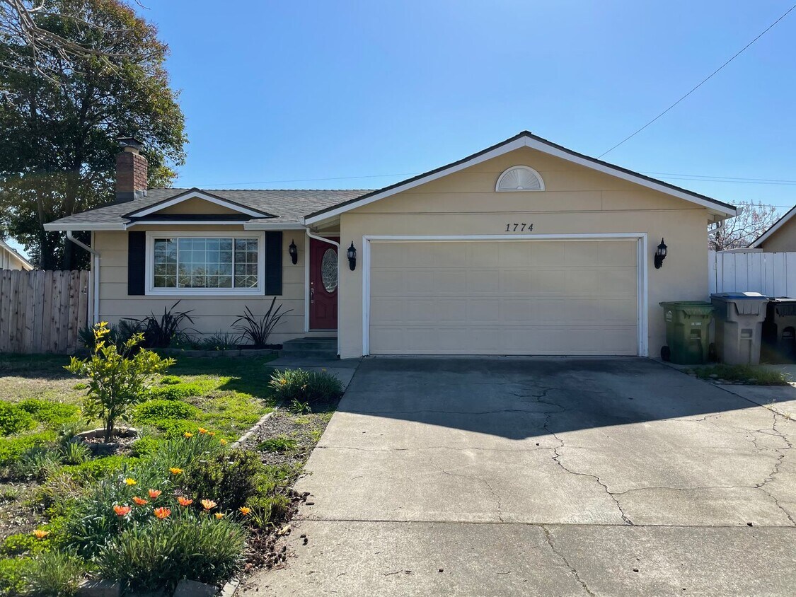 Primary Photo - 1774 Barcelona Ave San Jose, CA 95124