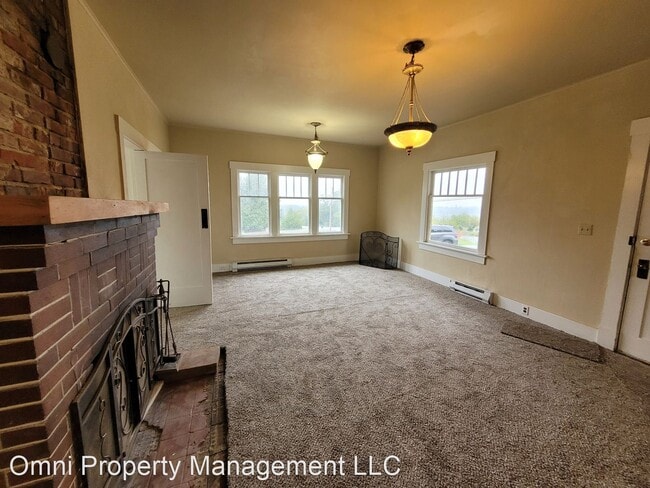Building Photo - 2 br, 1 bath House - 399 E Smith Rd