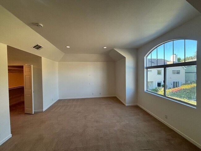 Foto del edificio - 525 Orange Grove Pl