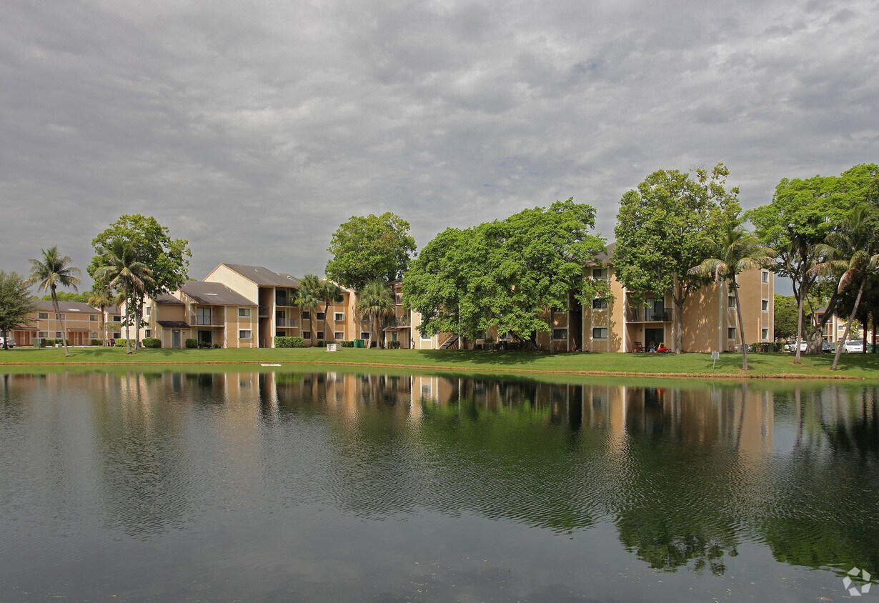 Palms Of Pembroke Condos Apartments Pembroke Pines, FL