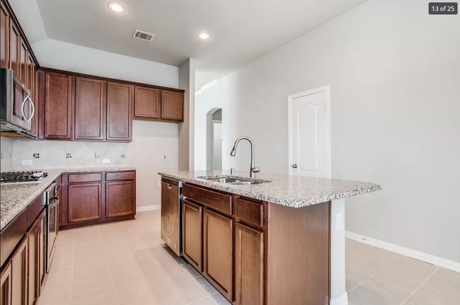 Building Photo - 1600 Keswick Dr
