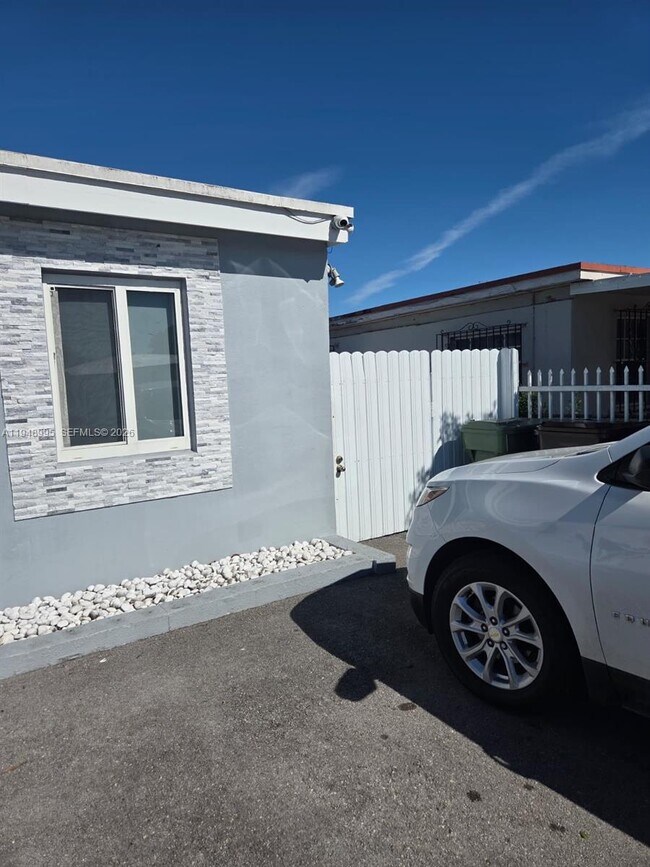 Foto del edificio - 367 W 33rd St