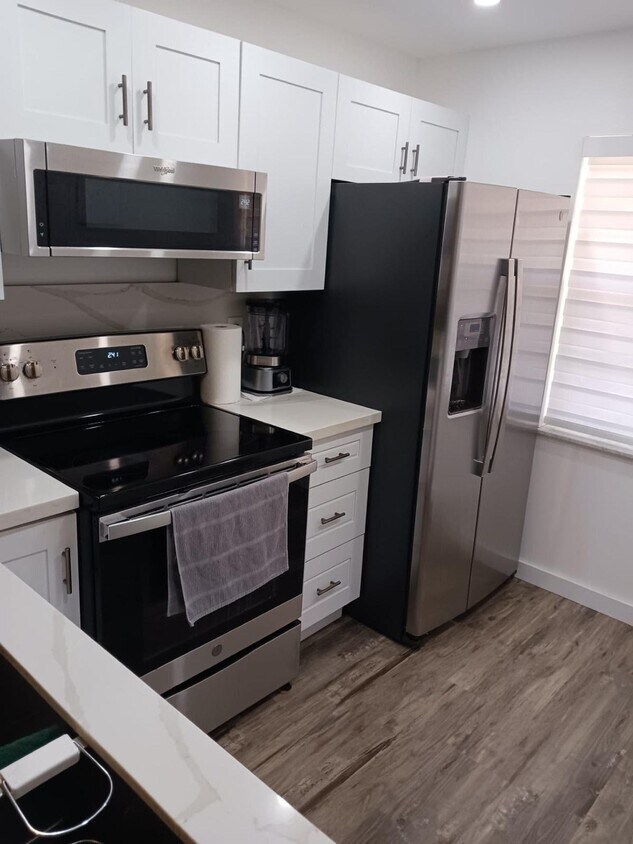 Primary Photo - 1212 Bahama Bend