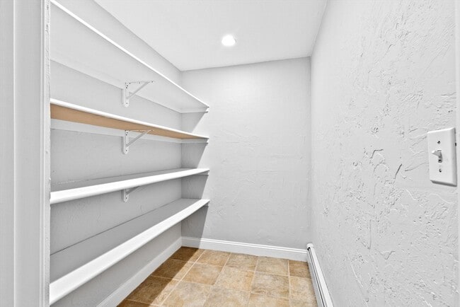 Building Photo - 22 Broad Oak Way