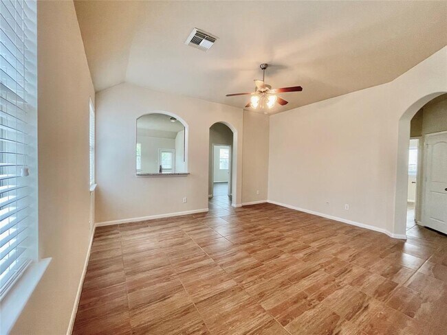 Building Photo - 26335 Longview Creek Dr