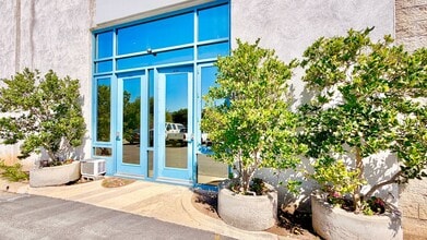 Building Photo - 616 E Alvarado St