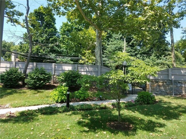 Foto del edificio - 46 Stoneridge Cir