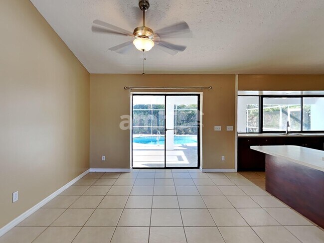 Building Photo - 1501 SE Mariana Rd