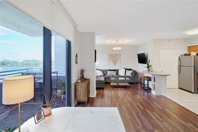 Foto del edificio - 1330 West Ave