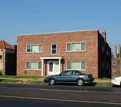 Building Photo - Abresch House Apartments