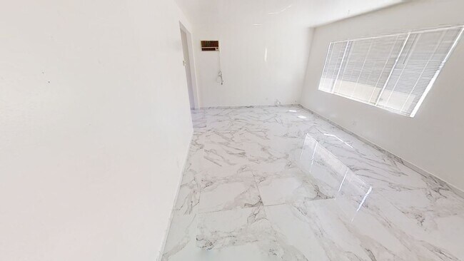 Foto del edificio - 2 bed/ 1 bath home in North Redlands!