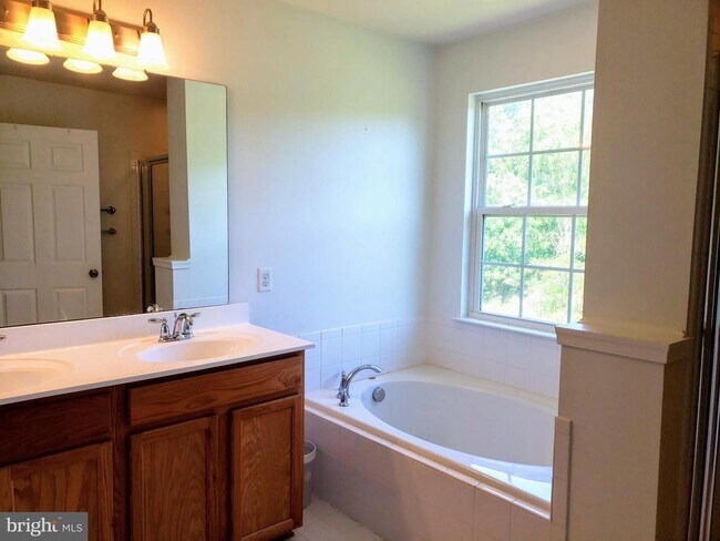 Foto del edificio - 7220 Maidstone Pl