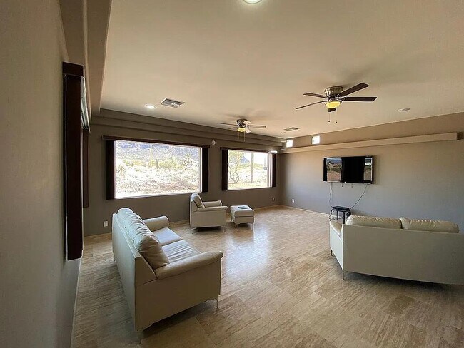 Foto del edificio - 3528 N Val Vista Rd