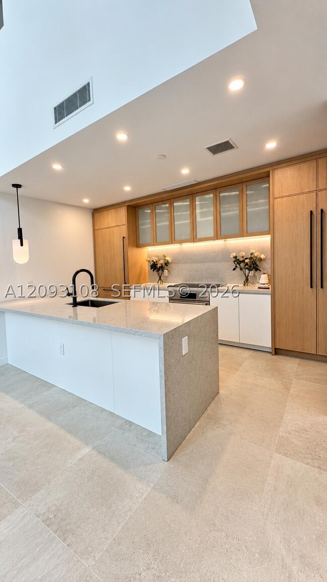 Building Photo - 2200 Brickell Ave
